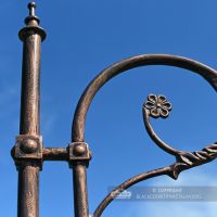 Cast Iron Lamp Post Scrolled Bracket