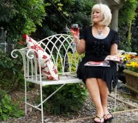 "Cherry Lattice" Vintage Style Garden Bench