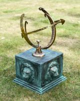 Close up of top of garden plinth