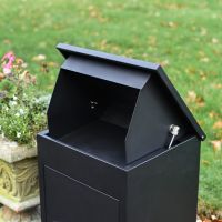 Situ Shot of Opening Lid