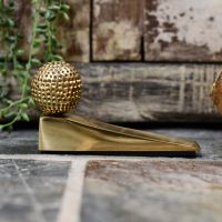Golfing door wedge