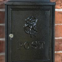 Close up of Black Rose Motif 