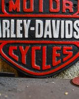 Close up of Harley Davidson Cycles Vintage Style Cast Iron Sign finish