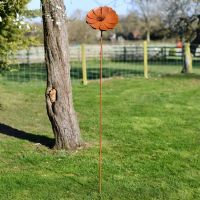 Rustic metal finish garden daisy flower sculpture