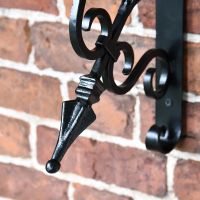 Close up of pointed arrow 