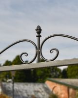 Bench topper details