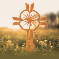 Modern Poppy Cross "Remembrance" Ground Spike in Rustic Finish