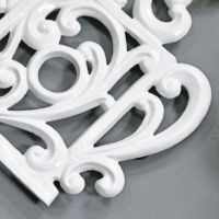 Cream Cast Iron Kettle Trivet Details