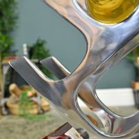 Close-up of the Polished Aluminium Finish