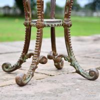 Close up of scroll feet