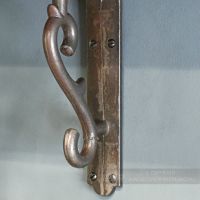 Scroll Effect Wall Bracket 18 x 14cm In Cast Iron Close Up