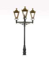 Small Dorchester Lamp Post with Brass Lanterns