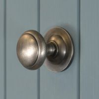 Side profile of Antique Pewter Smooth Door Handle