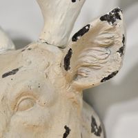 Close up of detailing on sta