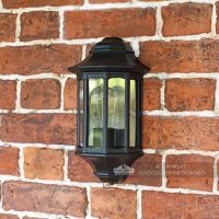 “Rookcliff Hall” Traditional Black Porch Light 