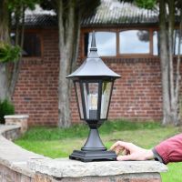 Traditional Black Base Pillar Light