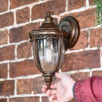 "Sandyway" Traditional Bronze Wall Lantern
