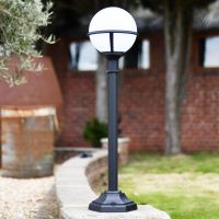 Contemporary Driveway globe lantern lamp post
