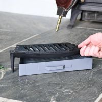 Curved fire grate with ash pan
