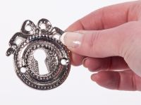“Violetta Avenue" Bow Escutcheon
