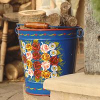 Hand Painted Log Bucket XXL in Situ