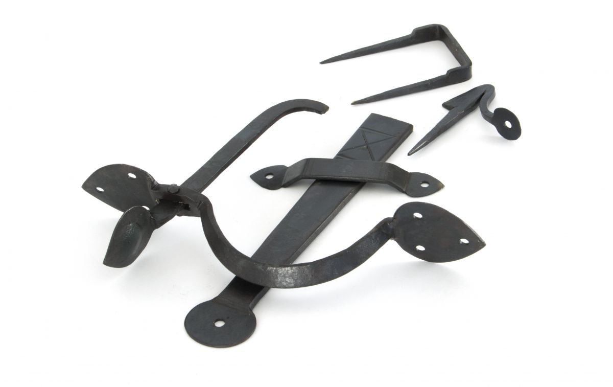 Gothic Thumblatch Beeswax Gothic Thumblatch Beeswax