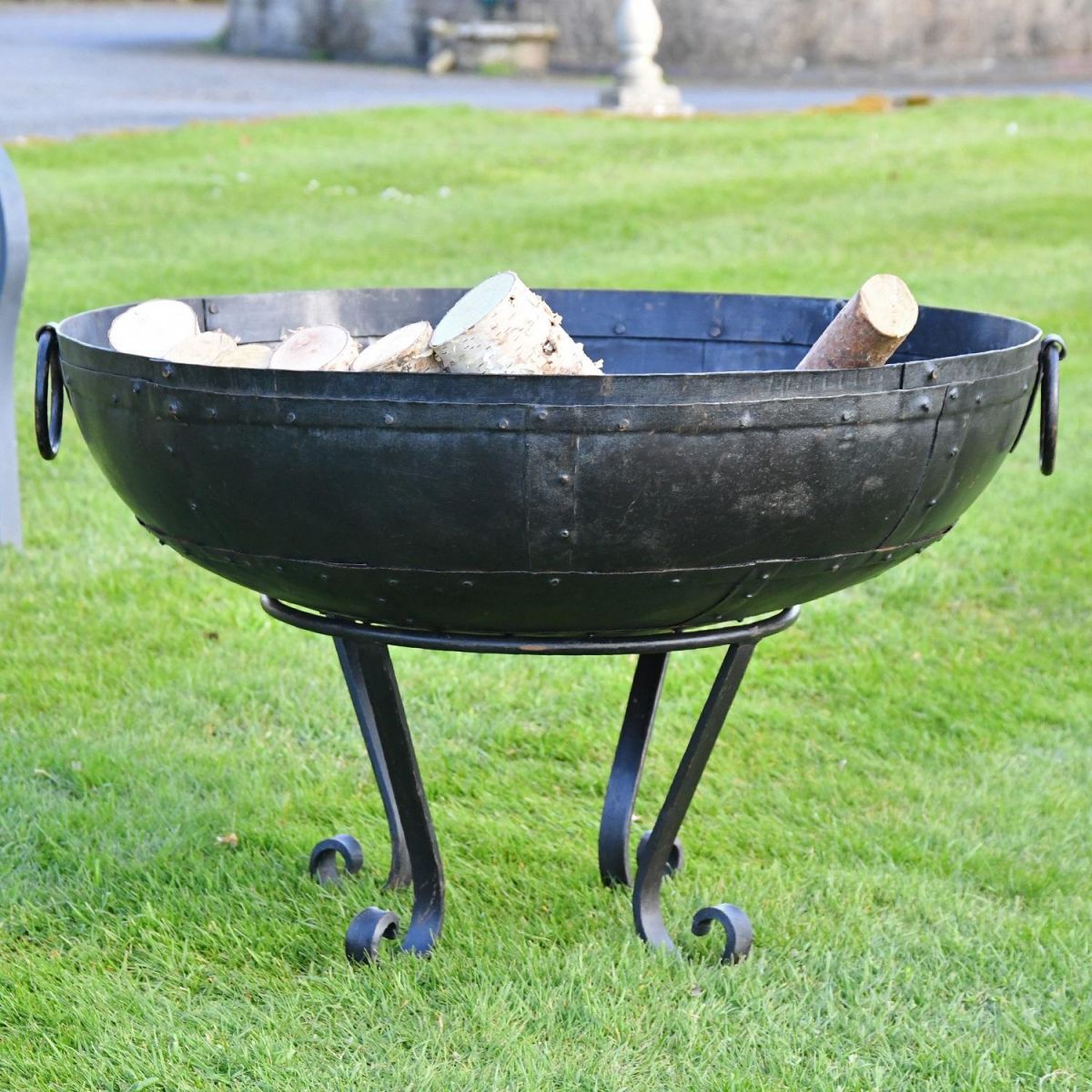 80cm Kadai Bowl with Stand in situ 