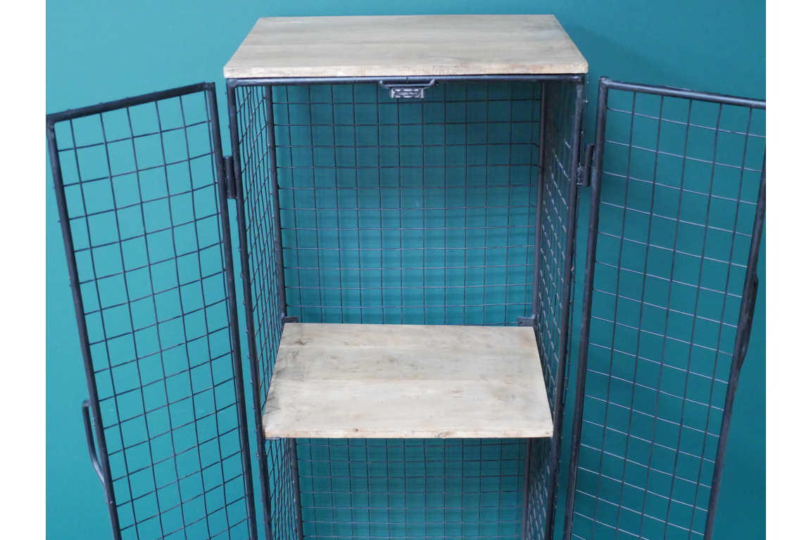 Close-Up on Storage Options Close-Up on Storage Options