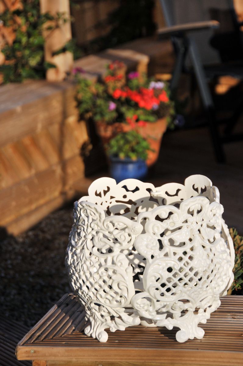 Liliana Large Vintage Cream Flower Planter Liliana Large Vintage Cream Flower Planter