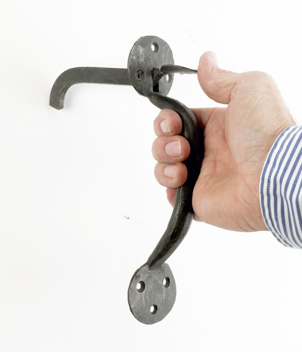 ’Cavallier’ Thumb Gate ’Cavallier’ Thumb Gate