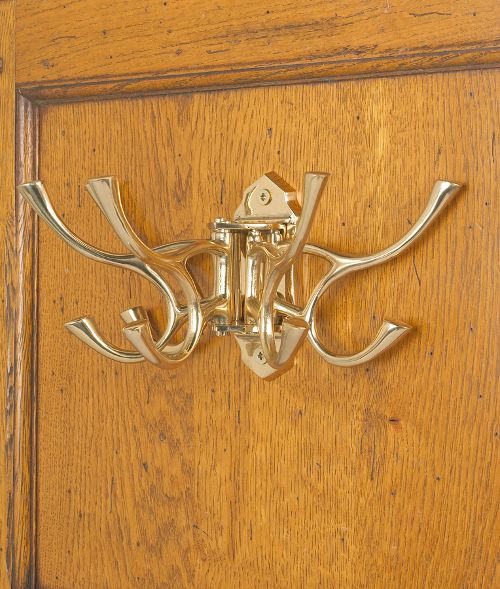 "Kynaston Avenue" Swivel Hook in Polished Brass