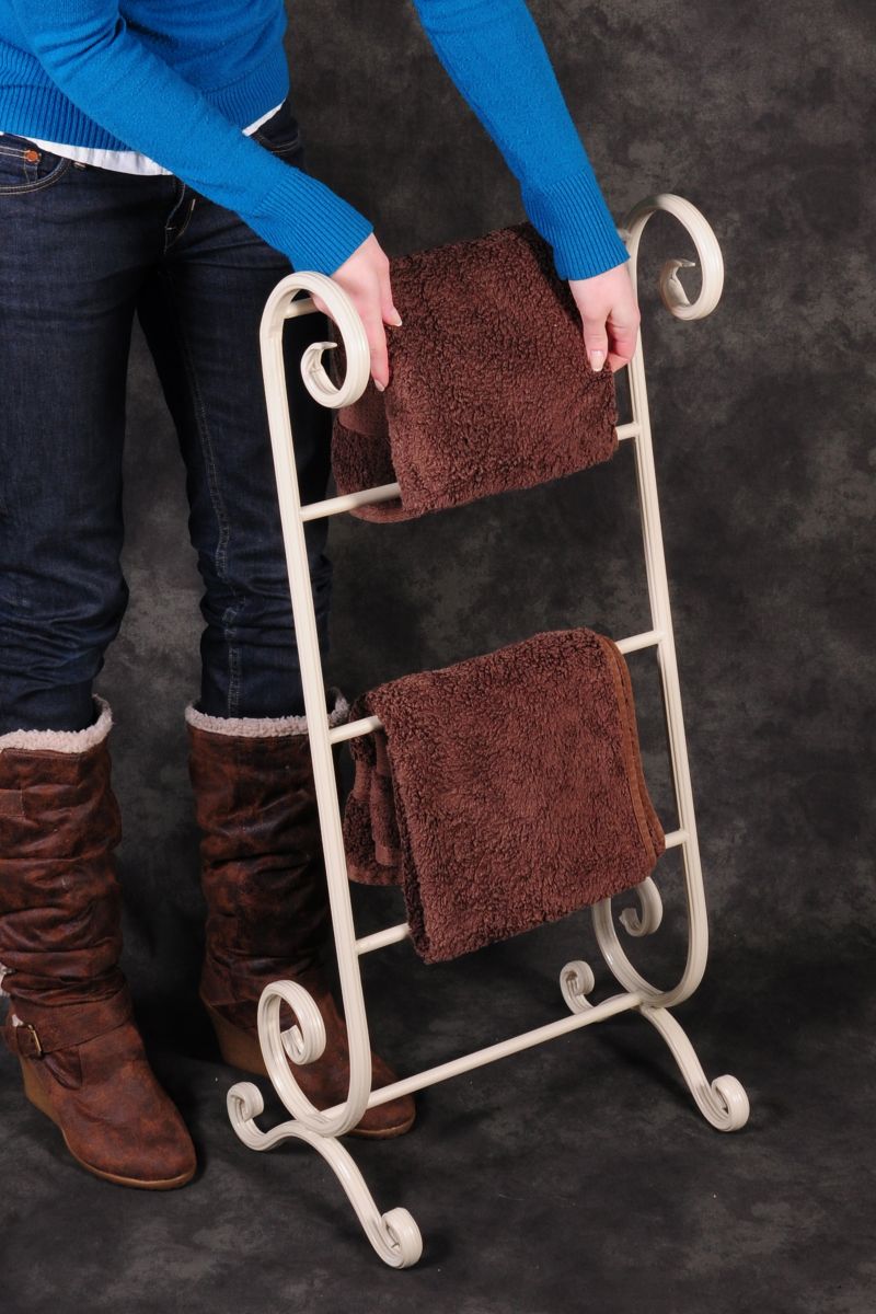 Cordelia Dainty vintage towel stand