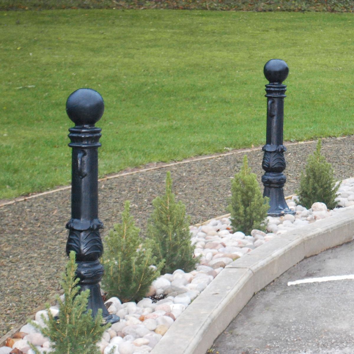 "Avondale" Cast Iron Bollard in Situ