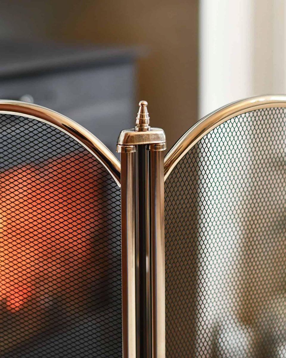 Close-Up of "Dynasty" Polished Nickel Four Fold Guard