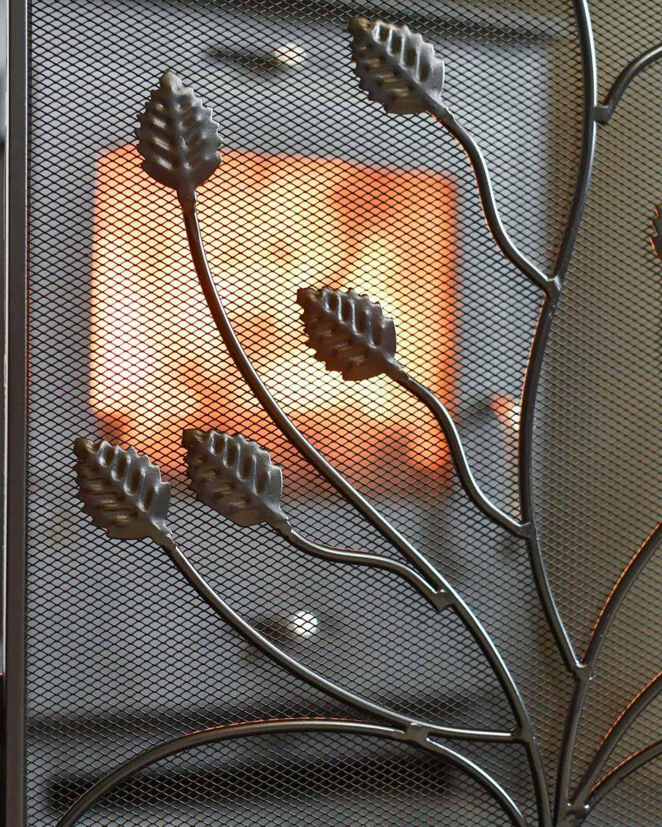 Close-Up of Leaf Pattern on "Ivelen Lane" Leaf Design Fire Guard