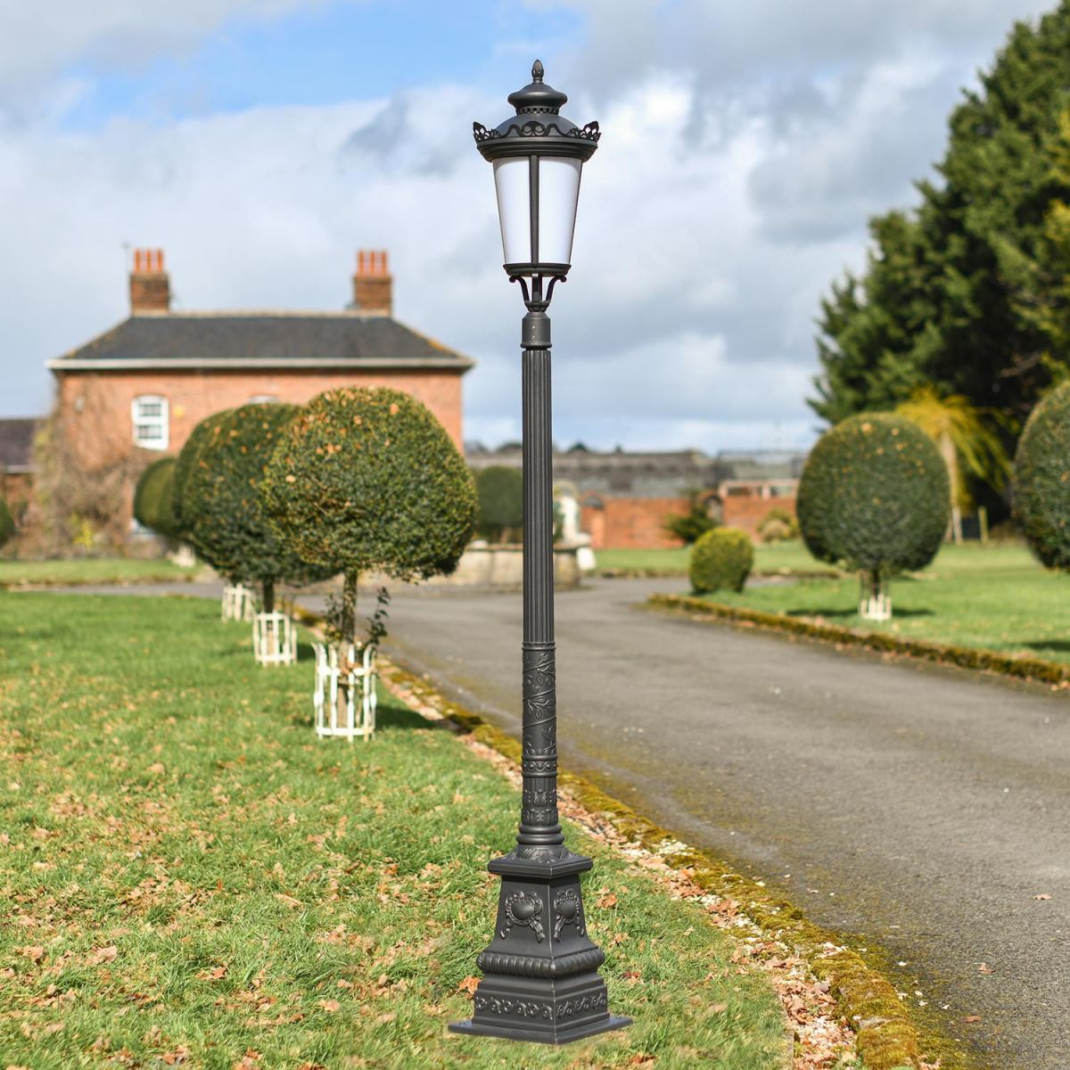 "Kenwell" Black Ornate Lamp Post in Situ