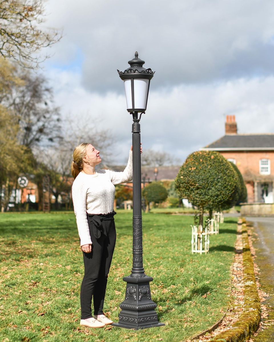 2.3m "Kenwell" Black Ornate Lamp Post to Scale