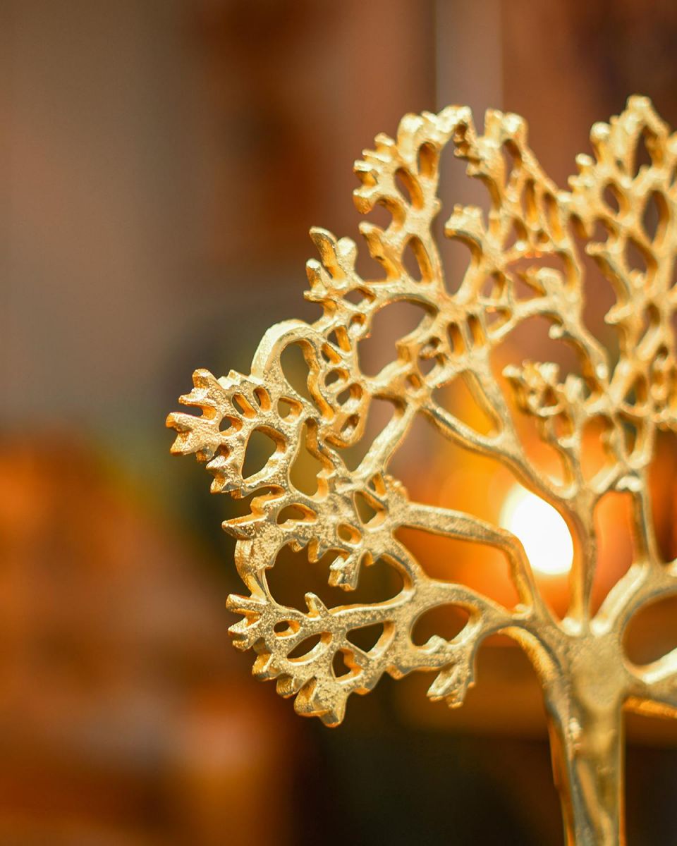 Close-up of the Antique Gold Finish on the Top of the Tree