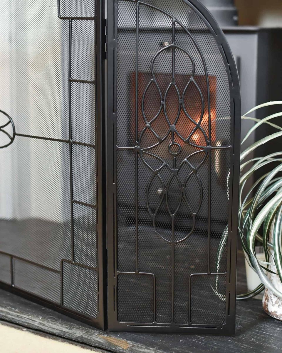 Close-Up of “Aldermore House” Arched Fire Guard in Situ