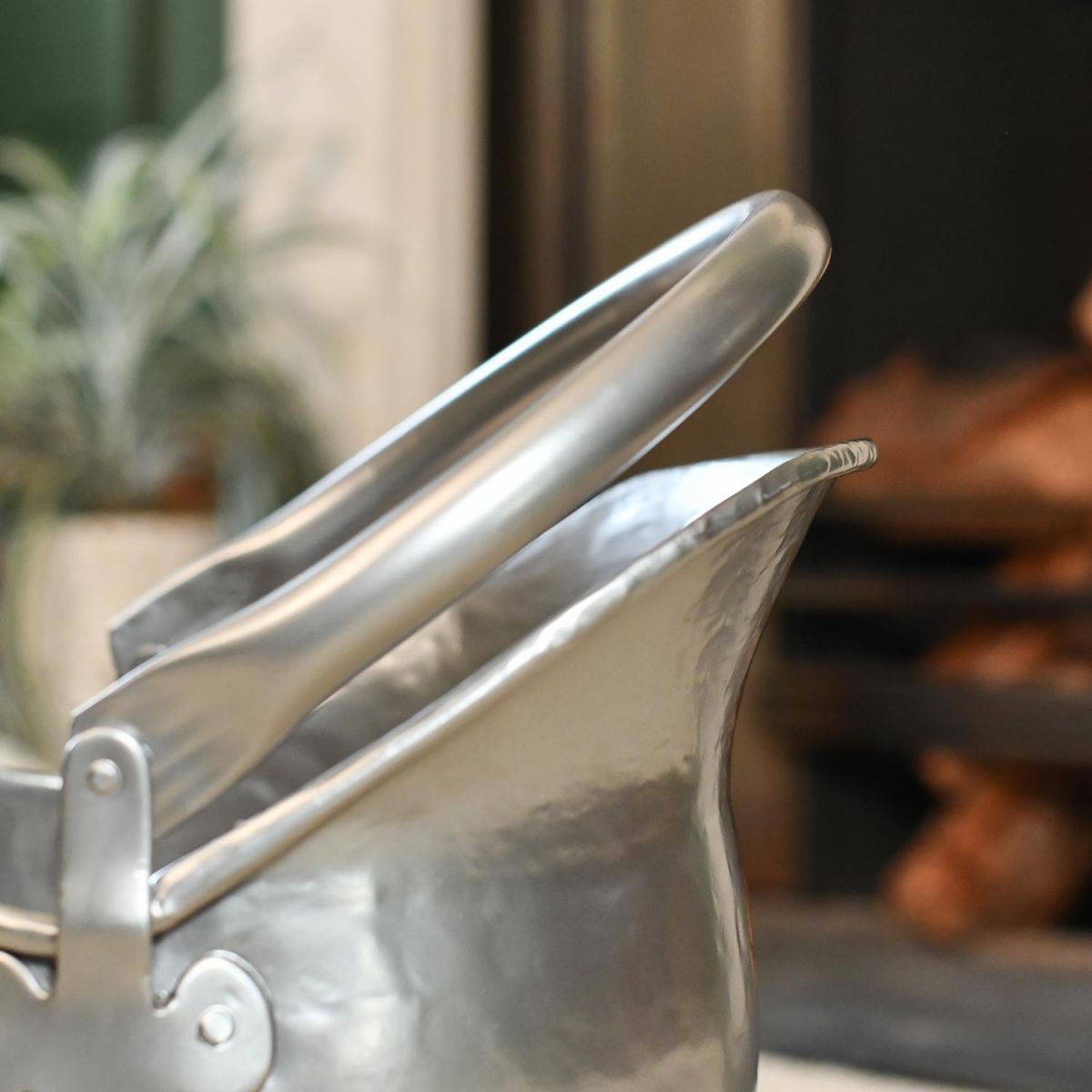 Top carry Handle on the “Alemont House” Classic Coal Bucket