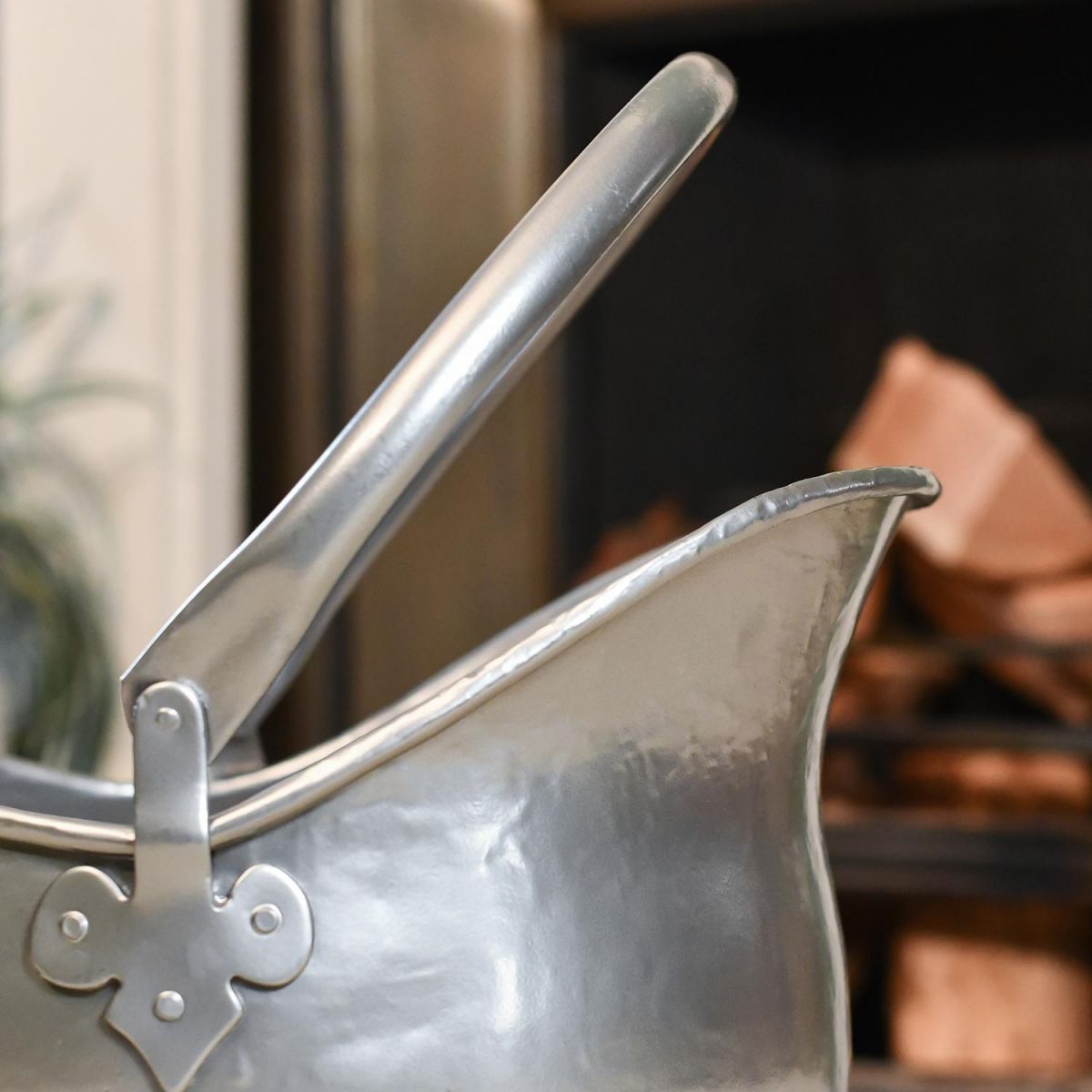 Top Carry Handle on the “Alemont House” Classic Coal Bucket