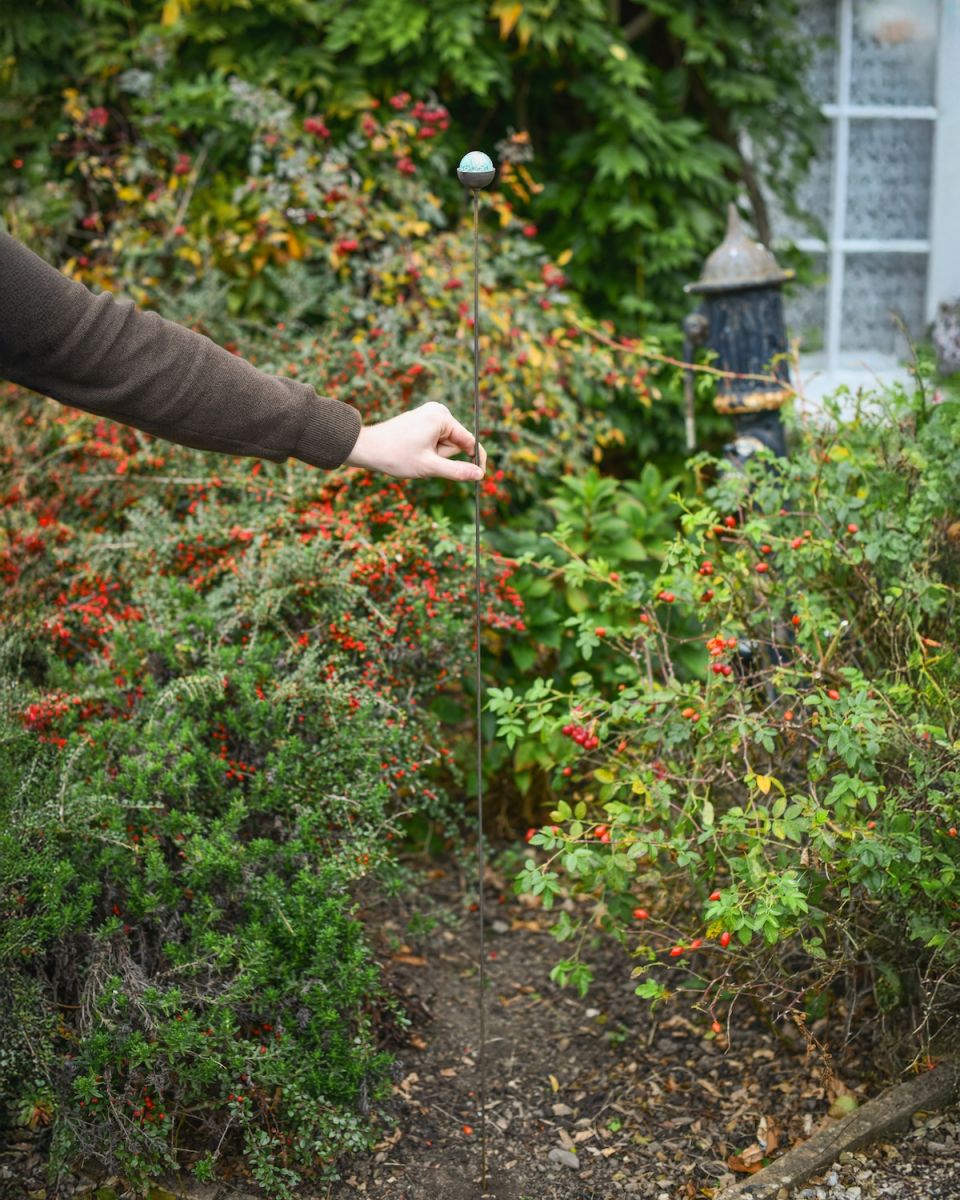 "Aqua Ice" Suncatcher Garden Stake large