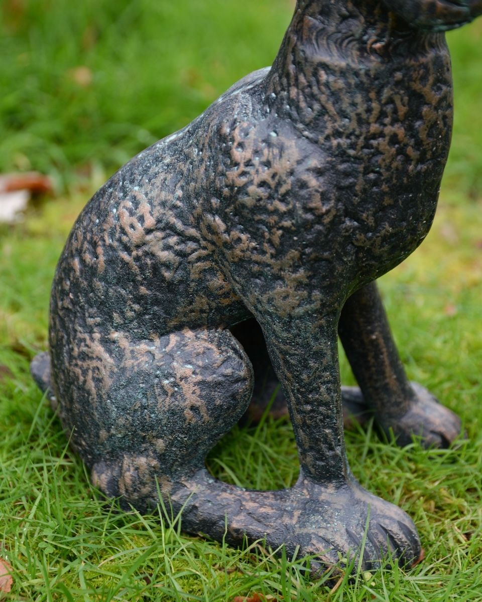 "Briar" the Hare Cast Aluminium Garden Sculpture - Verdigris close up of body