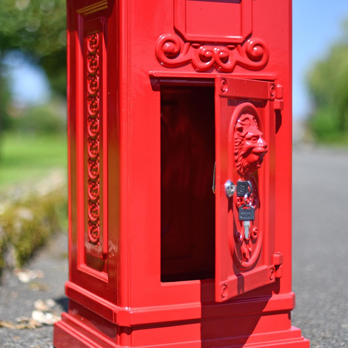 Front Opening Door on the “Cherrywood Blush” Deluxe Red Camden Free Standing Post Box Front Opening Door on the “Cherrywood Blush” Deluxe Red Camden Free Standing Post Box