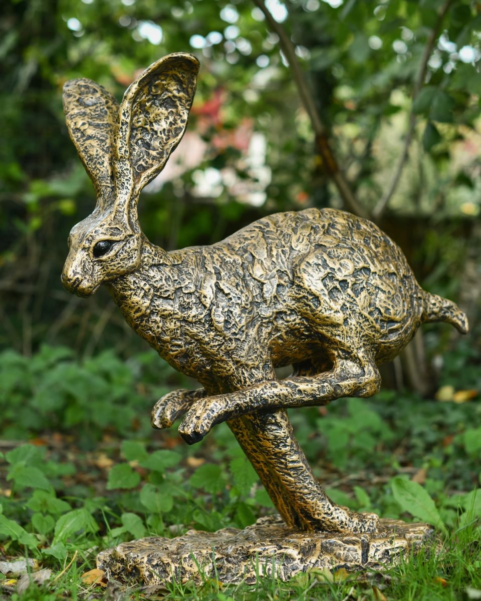 "Diggory" the Sprinting Hare Garden Sculpture