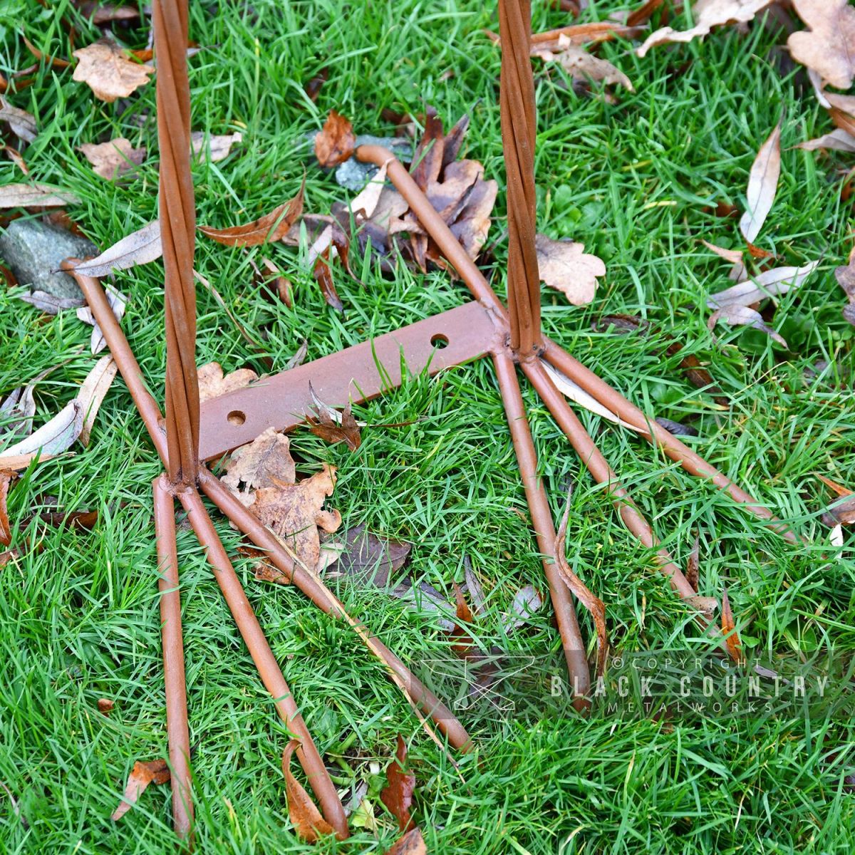 Close-up of the Feet on the “Jabberwocky” Flamingo