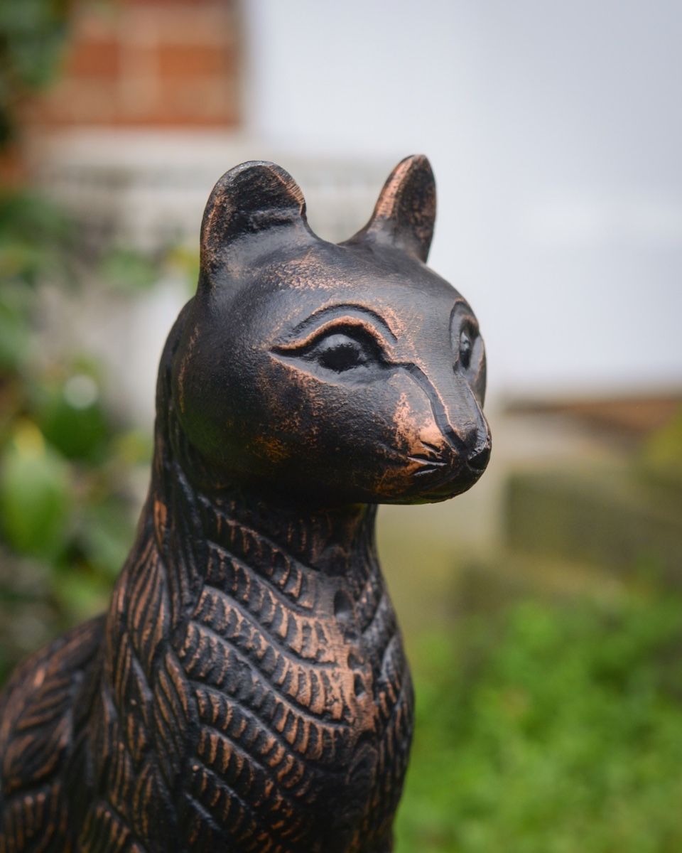 "Luna" the Sitting Cat Cast Aluminium Garden Sculpture close up of head