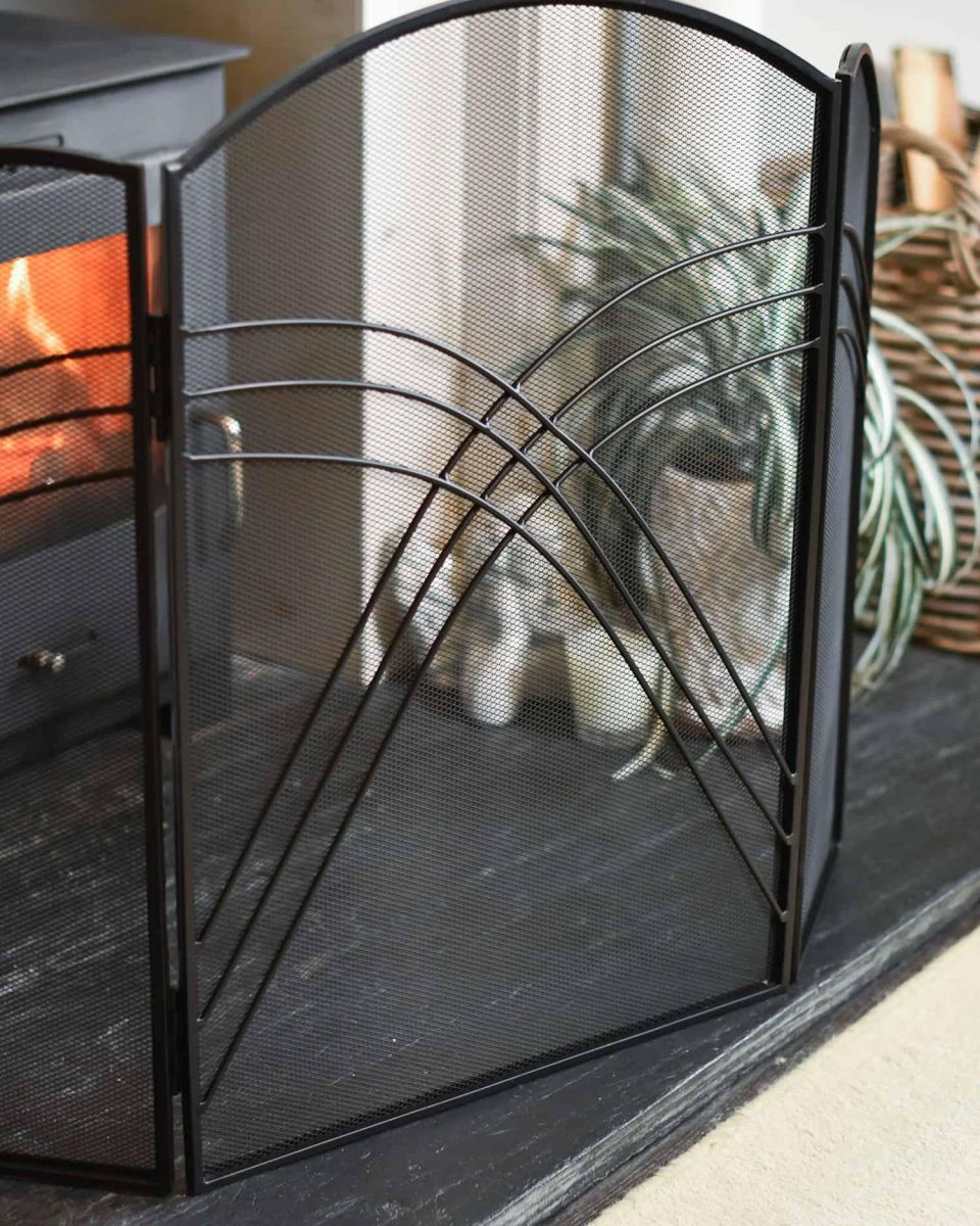 Situ Shot of “Maynall Manor” Three Fold Arched Fire Guard Situ Shot of “Maynall Manor” Three Fold Arched Fire Guard