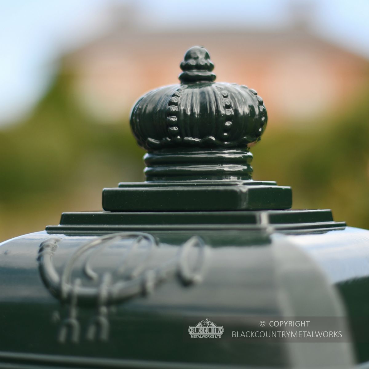 “Pine Forest” Green Camden Free Standing Post Box Top Finial