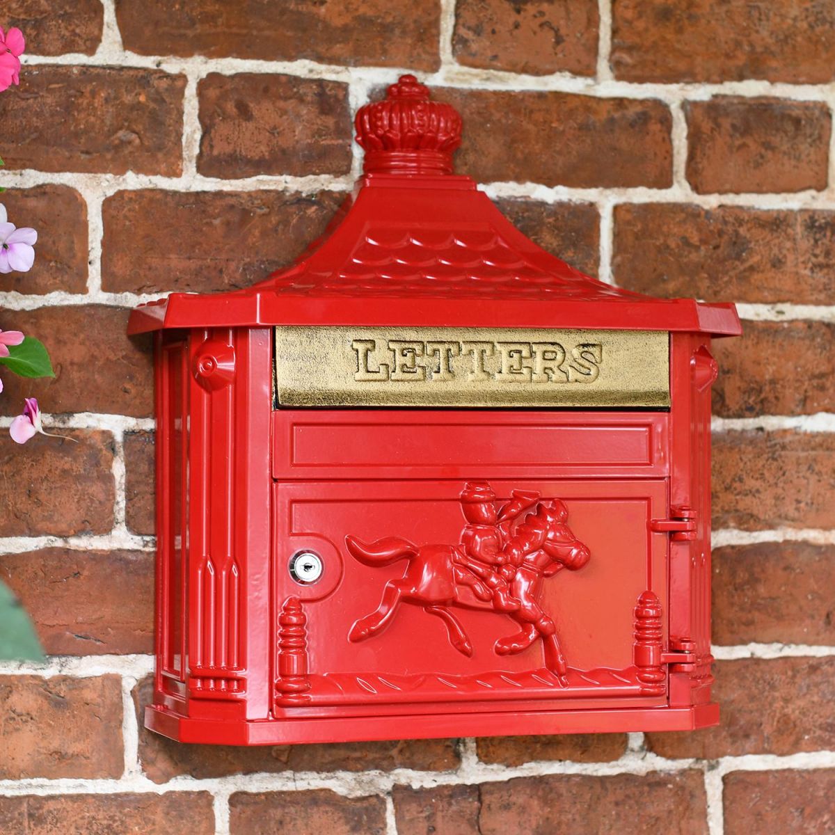 “Scorched Cranberry” Red Huntingdon Wall Mounted Post Box in Situ on the Front of a House
